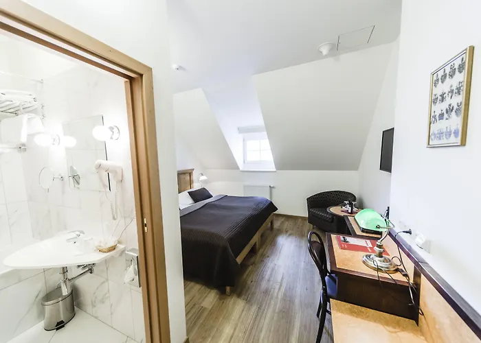 Hotel Archibald At The Charles Bridge Praga