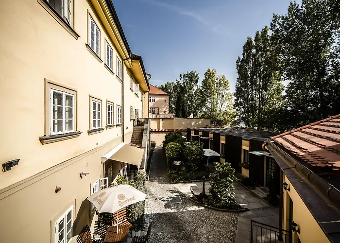 Hotel Archibald At The Charles Bridge 4*