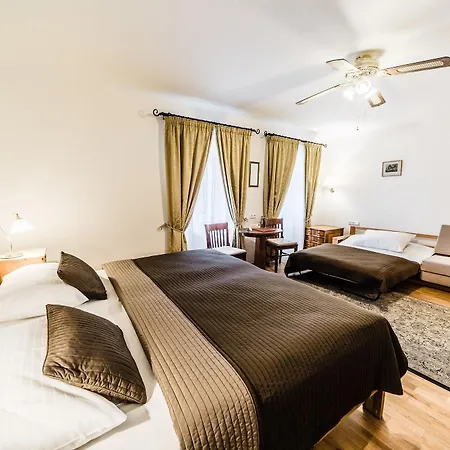 Hotel Archibald At The Charles Bridge Prague