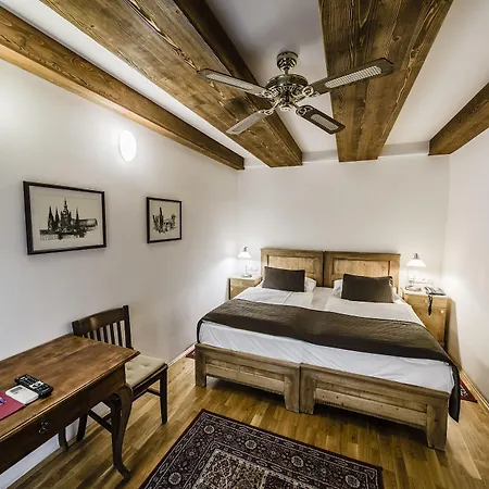 Hotel Archibald At The Charles Bridge Prague