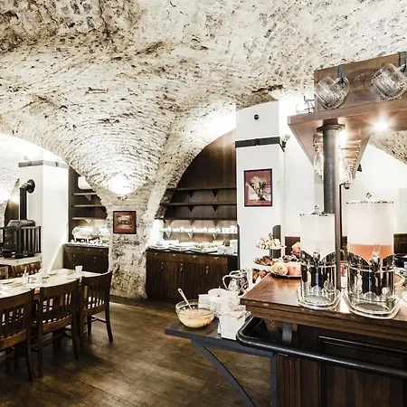 Hotel Archibald At The Charles Bridge 4*