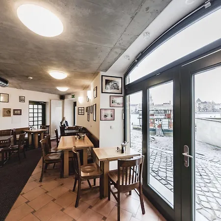Archibald At The Charles Bridge 4*