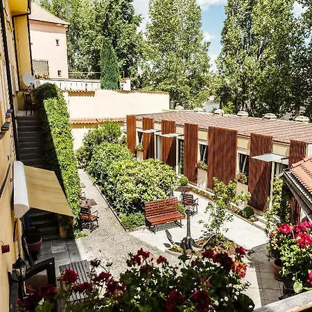 Hotel Archibald At The Charles Bridge 4*