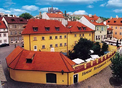 Hotel Archibald At The Charles Bridge