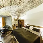 Hotel Archibald At The Charles Bridge Prague