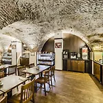 Hotel Archibald At The Charles Bridge 4*