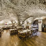 Archibald At The Charles Bridge Hotel