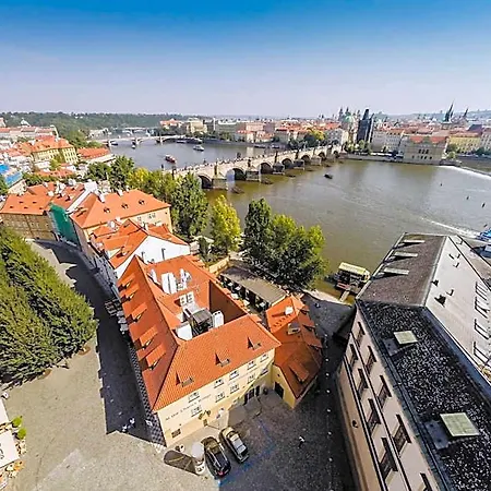 Archibald At The Charles Bridge Hotel Praha