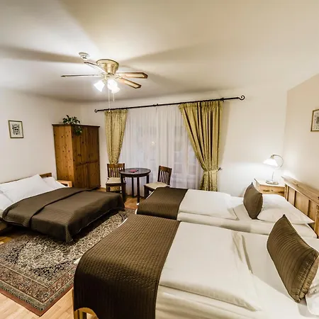 Archibald At The Charles Bridge 4*