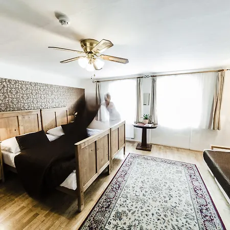 Otel Archibald At The Charles Bridge