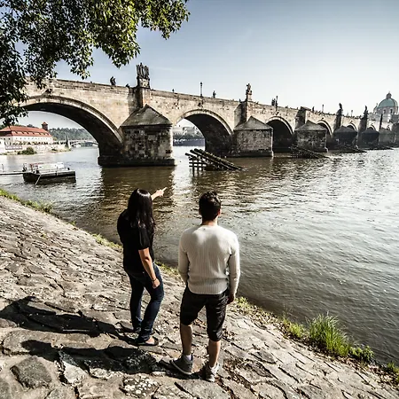 Otel Archibald At The Charles Bridge