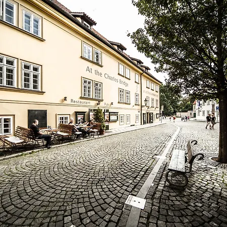 Otel Archibald At The Charles Bridge