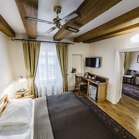 Otel Archibald At The Charles Bridge Prag