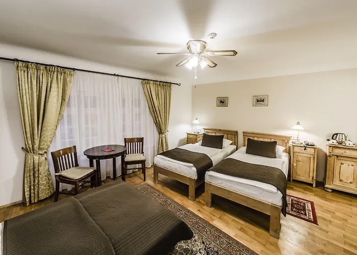 Archibald At The Charles Bridge Hotel Praga