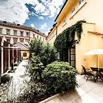 Hotel Archibald At The Charles Bridge