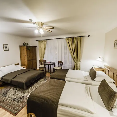 Archibald At The Charles Bridge 4*