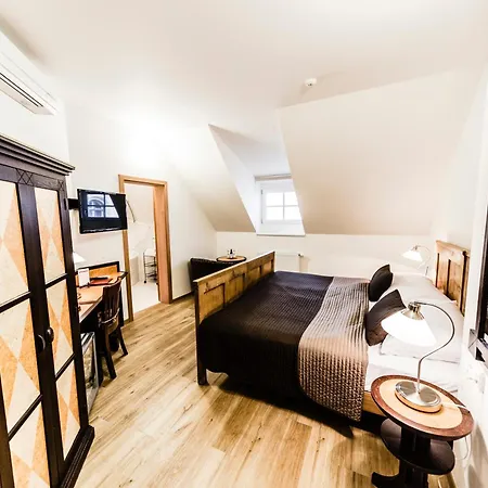 Archibald At The Charles Bridge Hotel 4*