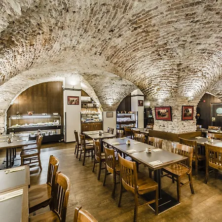 Hotel Archibald At The Charles Bridge