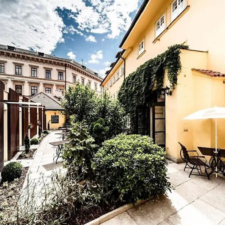 Hotel Archibald At The Charles Bridge